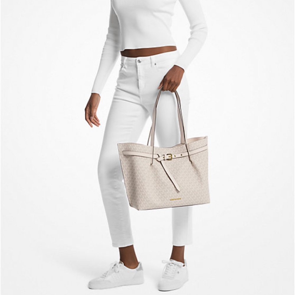 Michael Kors Emilia Large Logo Tote Bag 
COLOR LT CRM MULTI
NWT - Picture 13 of 16